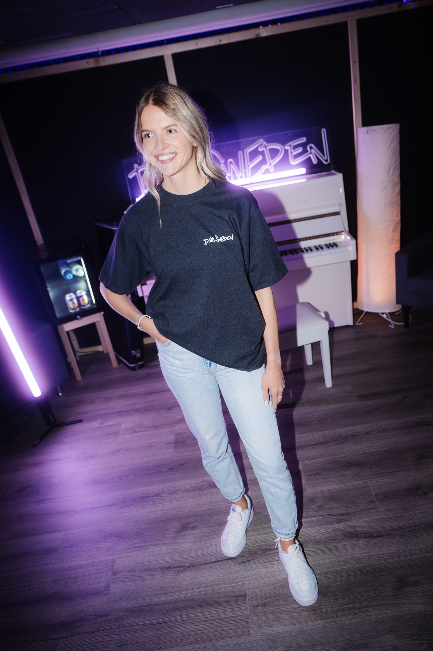 Merch_T-Shirt_Black_Dom_Sweden_Girls_Front